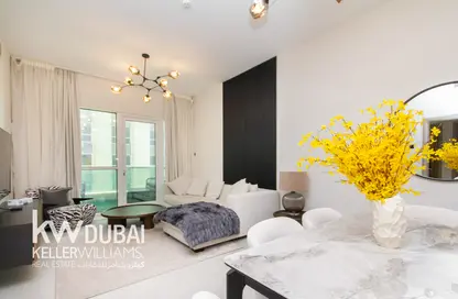Apartment - 1 Bedroom - 2 Bathrooms for sale in Marina Pinnacle - Dubai Marina - Dubai
