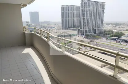 Balcony image for: Apartment - 2 Bedrooms - 3 Bathrooms for rent in DXB Tower - Sheikh Zayed Road - Dubai, Image 1