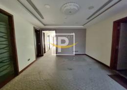 Office Space - 1 bathroom for rent in Zumorrodah Building - Karama - Dubai