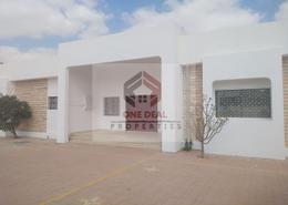 Compound - 4 bedrooms - 6 bathrooms for rent in Al Khabisi - Al Ain