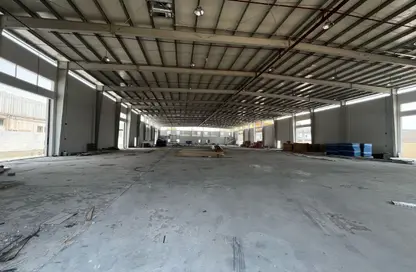 Warehouse - Studio - 2 Bathrooms for rent in Umm Al Thuoob - Umm Al Quwain
