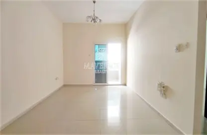Empty Room image for: Apartment - 1 Bedroom - 1 Bathroom for rent in Al Hafeet Tower - Al Khan - Sharjah, Image 1
