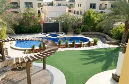 Villa - 5 Bedrooms - 6 Bathrooms for rent in Legacy - Jumeirah Park - Dubai