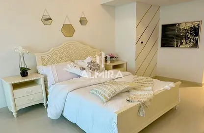 Room / Bedroom image for: Apartment - 1 Bathroom for sale in Julphar Residence - Al Reem Island - Abu Dhabi, Image 1