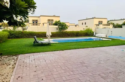 Villa - 4 Bedrooms - 5 Bathrooms for sale in Jumeirah Park - Dubai