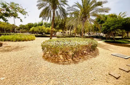 Apartment - 2 Bedrooms - 2 Bathrooms for rent in The Gardens Buildings - The Gardens - Dubai