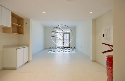 Empty Room image for: Apartment - 1 Bedroom - 1 Bathroom for rent in Reflection - Shams Abu Dhabi - Al Reem Island - Abu Dhabi, Image 1