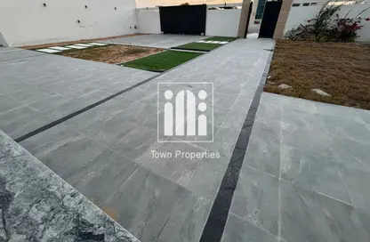 Villa - 6 Bedrooms - 7+ Bathrooms for rent in Shakhbout City - Abu Dhabi