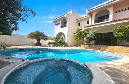 Villa - 5 Bedrooms - 5 Bathrooms for rent in Jumeirah 2 Villas - Jumeirah 2 - Jumeirah - Dubai