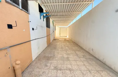 Villa - 3 Bedrooms - 4 Bathrooms for rent in Al Sabkha - Al Riqqa - Sharjah