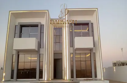 Villa - 4 Bedrooms - 5 Bathrooms for rent in Al Aweer 1 - Al Aweer - Dubai