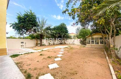 Villa - 3 Bedrooms - 4 Bathrooms for rent in Legacy - Jumeirah Park - Dubai