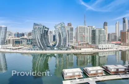 شقة - 2 غرف نوم - 3 حمامات للايجار في برج سكالا - الخليج التجاري - دبي