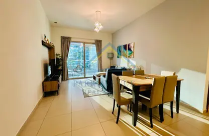 Living / Dining Room image for: Apartment - 2 Bedrooms - 4 Bathrooms for rent in The ARC - Shams Abu Dhabi - Al Reem Island - Abu Dhabi, Image 1