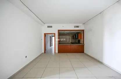 Apartment - 1 Bedroom - 2 Bathrooms for sale in Marina Pinnacle - Dubai Marina - Dubai
