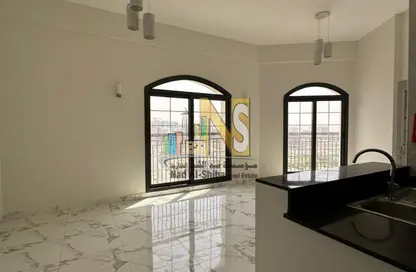 شقة - غرفة نوم - 2 حمامات للايجار في كابا أكا 2 - مجمع دبي ريزيدنس - دبي