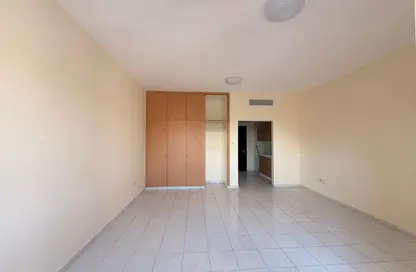 Apartment - Studio - 1 Bathroom for rent in Building U07 - Italy Cluster - International City - Dubai