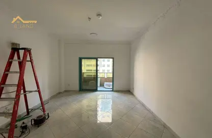 Apartment - 3 Bedrooms - 3 Bathrooms for rent in Al Khan Corniche - Al Khan - Sharjah