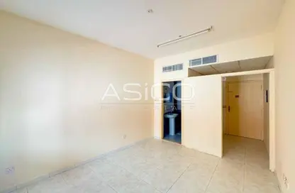 Office Space - Studio for rent in Sultan Lootah Building - Al Muraqqabat - Deira - Dubai