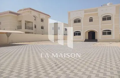 Villa - 5 Bedrooms - 6 Bathrooms for rent in Madinat Al Riyad - Abu Dhabi