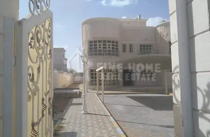 مجمع سكني - 7 غرف نوم - 8 حمامات للبيع في الشامخة - أبوظبي