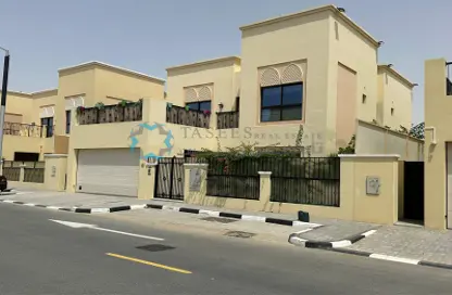 Villa - 4 Bedrooms - 5 Bathrooms for sale in Nad Al Sheba Villas - Nad Al Sheba 3 - Nad Al Sheba - Dubai