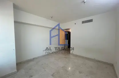 Empty Room image for: Apartment - 1 Bedroom - 2 Bathrooms for rent in Marina Heights 2 - Marina Square - Al Reem Island - Abu Dhabi, Image 1