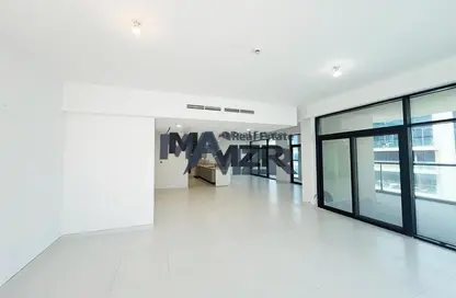 Apartment - 4 Bedrooms - 5 Bathrooms for rent in Al Dana - Al Raha Beach - Abu Dhabi