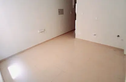 Apartment - Studio - 1 Bathroom for rent in Muwaileh - Sharjah