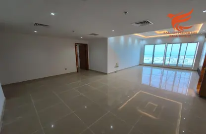 شقة - 3 غرف نوم - 3 حمامات للايجار في كورنيش راس الخيمة - رأس الخيمة