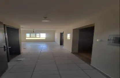 Apartment - 1 Bedroom - 2 Bathrooms for rent in Al Muteena - Deira - Dubai