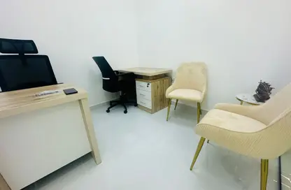 Office Space - Studio - 1 Bathroom for rent in Red Avenue - Al Garhoud - Dubai