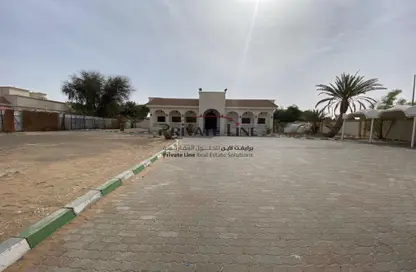 Outdoor House image for: Villa - 5 Bedrooms - 5 Bathrooms for rent in Zakher - Al Ain, Image 1