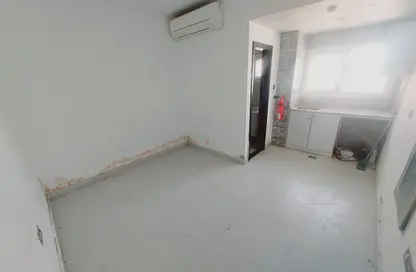 Apartment - Studio - 1 Bathroom for rent in Fire Station Road - Muwaileh - Sharjah