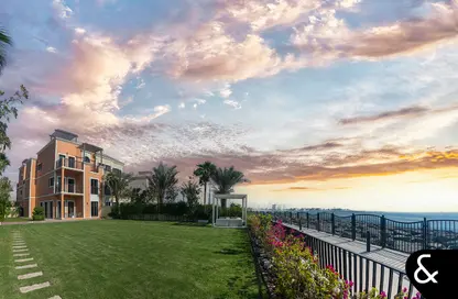 Townhouse - 5 Bedrooms - 7 Bathrooms for rent in Sur La Mer - La Mer - Jumeirah - Dubai