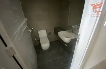 Apartment - 2 Bedrooms - 3 Bathrooms for rent in Cornich Ras Al Khaima - Ras Al Khaimah