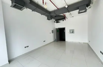 Office Space - Studio for rent in Tamani Art Tower - Business Bay - Dubai