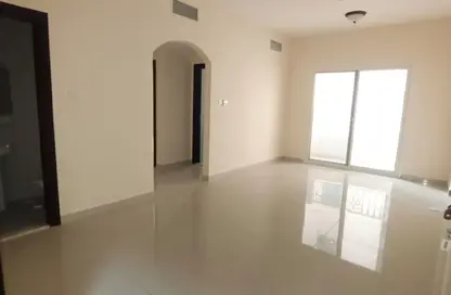 شقة - 2 غرف نوم - 2 حمامات للايجار في التعاون - الشارقة