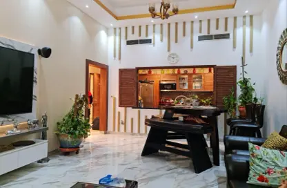 Apartment - 2 Bedrooms - 4 Bathrooms for sale in Qamar 10 - Madinat Badr - Al Muhaisnah - Dubai