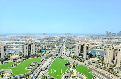 Apartment - 1 Bedroom - 2 Bathrooms for rent in The Palm Tower - Palm Jumeirah - Dubai