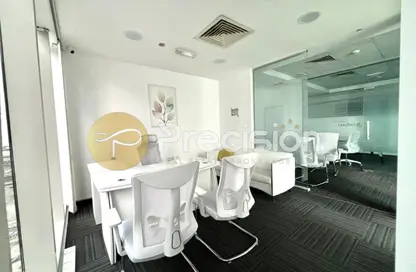 مكتب - استوديو - 1 حمام للايجار في القمة - الخليج التجاري - دبي