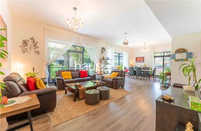 Apartment - 4 Bedrooms - 3 Bathrooms for sale in Al Ghaf 2 - Al Ghaf - Greens - Dubai