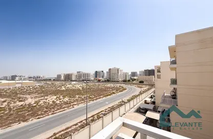 Apartment - 2 Bedrooms - 3 Bathrooms for sale in Tala 2 - Queue Point - Dubai Land - Dubai