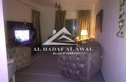 شقة - 2 غرف نوم - 2 حمامات للايجار في برج منازل 5 - شارع التعاون - التعاون - الشارقة
