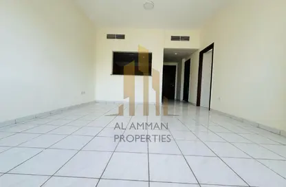 شقة - غرفة نوم - 2 حمامات للايجار في X08 - طراز إنجليزي - المدينة الدولية - دبي