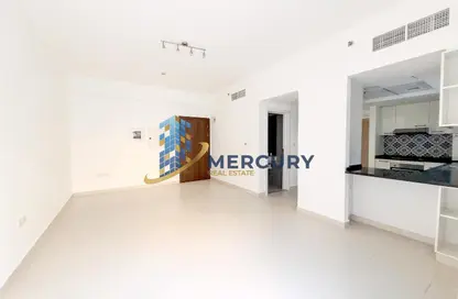 Apartment - 1 Bedroom - 2 Bathrooms for rent in Oxford Building - Jumeirah Village Circle - Dubai