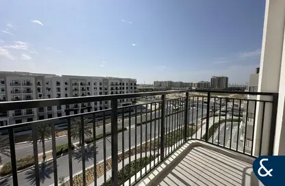 شقة - 2 غرف نوم - 2 حمامات للايجار في مساكن الدبلوماسيين - تاون سكوير - دبي