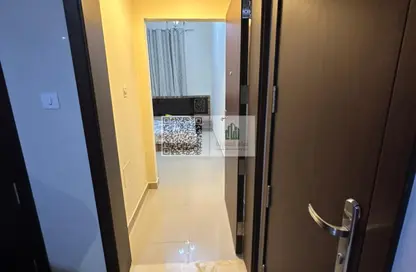 شقة - 1 حمام للايجار في مساكن كورنيش عجمان - طريق كورنيش عجمان - عجمان
