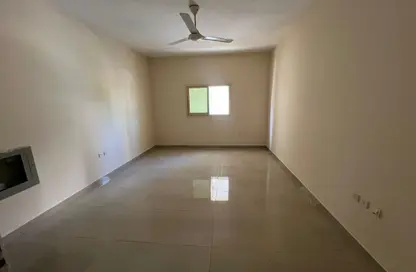 شقة - 1 حمام للايجار في مساكن كورنيش عجمان - طريق كورنيش عجمان - عجمان