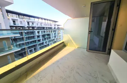 Apartment - 2 Bedrooms - 3 Bathrooms for sale in Oasis Residences - Masdar City - Abu Dhabi